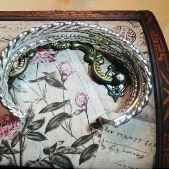 🎊Beautiful Two Tone Rope Twisted Adjustable Wrist Cuff Bracelet!!! - Picture 7 of 12